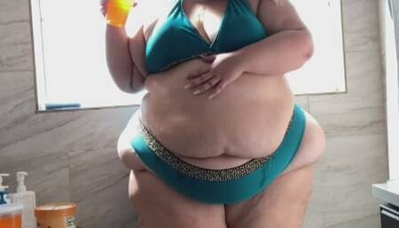Sloppy SSBBW Feedee Bloat and Shower Clean Up