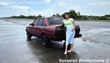 270 B - Ella driving on a rainy day pedal cam