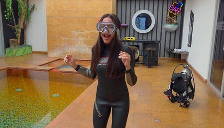 CAMILA INTRO TO SCUBA - SCUBA GEAR FETISH