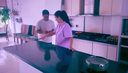 My wife gets stuck but my good neighbor saves her life what a good person.