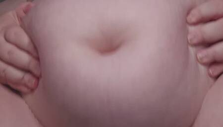 Fat chick cums her brains out