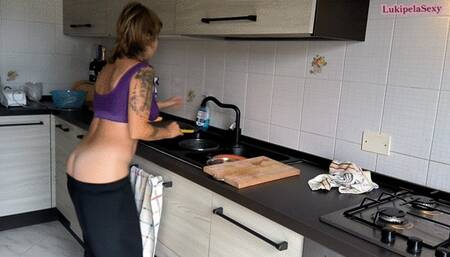 Buttcrack - doing the dishes