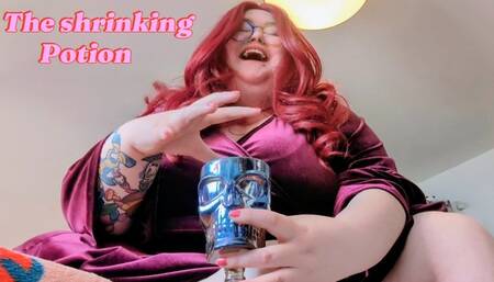 The shrinking potion! BBW Daisy is secretly a witch and she loves shrinking her dates