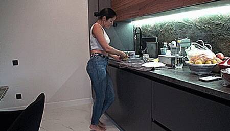 Wet in jeans (1920x1080 HD) MP4