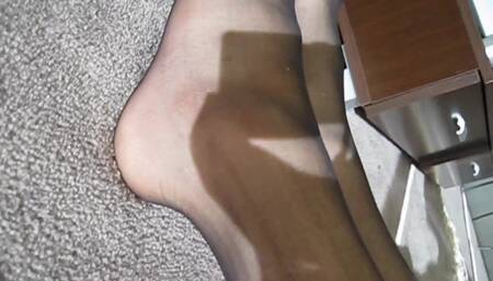 Fountain Cum on Pantyhose and Boots