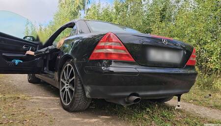 Bouncing Mercedes Benz SLK