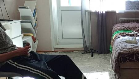 The maid agreed to have sex for a tip