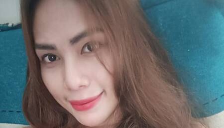 Ladyboy Cindy knows exactly what turns you on, baby. You can’t take your eyes off my feet, can you? The way my toes move, showing you every soft inch of my soles. You imagine what they’d smell like, how they’d feel against your.....
