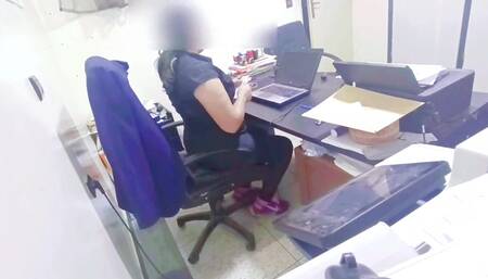 My boss fucked me in his office until my legs started to shake