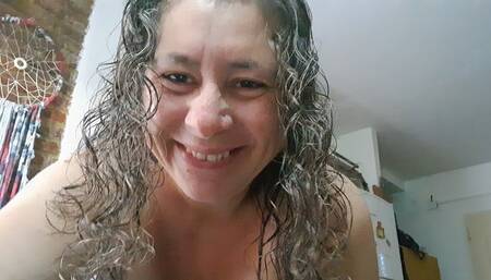 Tara Wetme a milf doing chores in the kitchen