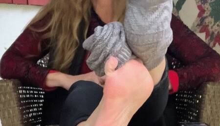 SMOOTH RUBBING, POINTING AND STRETCHING