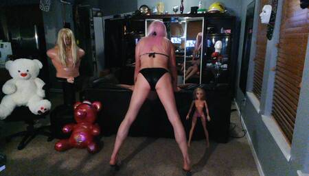 JoeyBikini Sexy Bikini Butt in a Black Bikini with Dolls