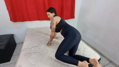 Delicious Pawg Brunette Farting and Releasing Water from Her Tasty Ass by Kween Cam Full HD