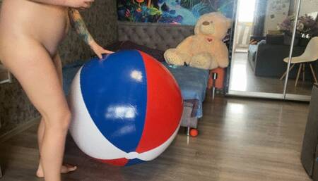 nacked girl mastrubate with dildo on beachball