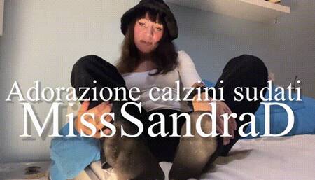 Adorazione calzini sudati (no insulti)