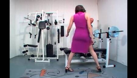 Amazing MILF Gets Fucked in the Gym