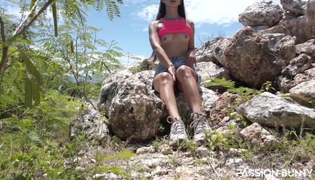 Risky outdoor masturbation with hottie model in walking time