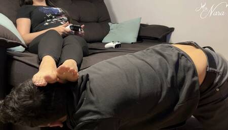 Hex lost the bet and have to deal with Nara`s stinky feet (720 EN-sub) - Gamer Domination - Foot Domination - Foot Fetish - Foot Humiliation - Foot Worship