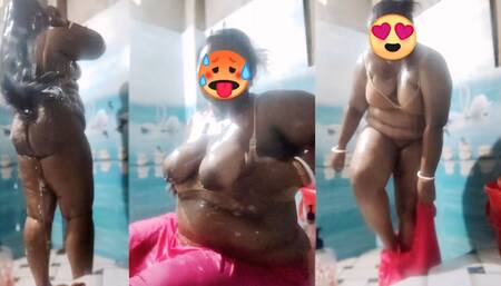 Desi housewife nahate hue Hd video Leake