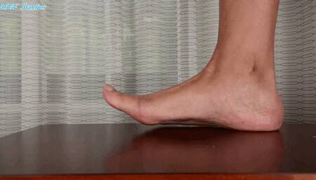 SMD casual GIANTESS CRUSH! Micros SQUAHSED to her GIANT SOLE! - MP4