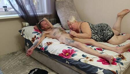 I love cumming in my stepmom's deep throat with hot cum