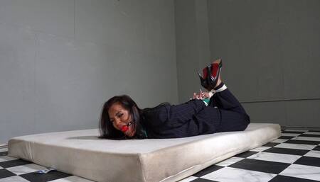 5122 Peaches in Bondage Ghost in the Old Warehouse