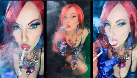 Jassica Rabbit smokes Eve 120 close up & marlboro red speed