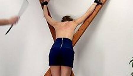 Vicky bare back whipping - 3110