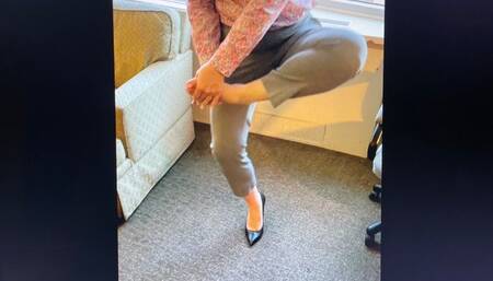 The Hotel Manager's Toe Troubles WMV