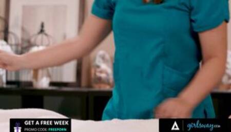 GIRLSWAY - Soldier Blake Blossom Gets Steamy Rub From Masseuse Leana Lovings - FRENCH SUBTITLES