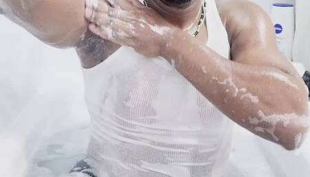 I wash my body in the bath (2) [2025]