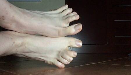 Mangie Feet 3