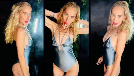 Smoking VS 120 Menthol in swimsuit