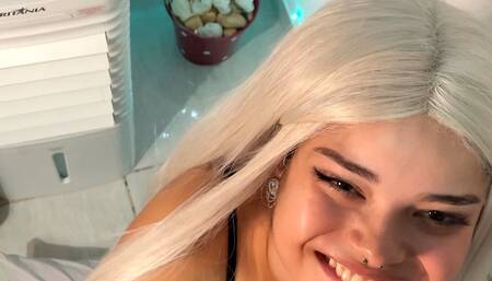 Debora Mendes Wakes up Wellington Ribeiro with Affection and a Deep Blowjob Full of Drool Early in the Morning