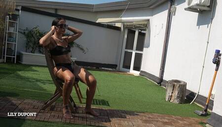 LILY DUPONT : SMELL MY PERFECT ASS