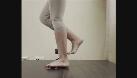 Hard face trample in facebox wmv