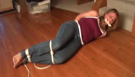 Barefoot Bound in Jeans - Laina