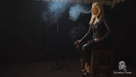 Ashtray in her lap 4K MP4