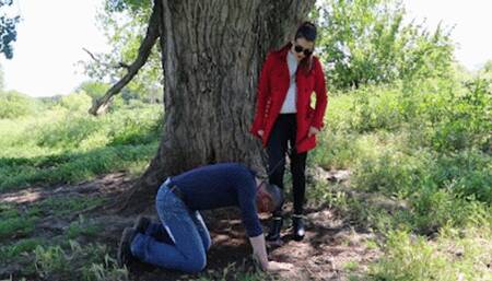 MISTRESS ISIDE - PUBLIC CANING HD