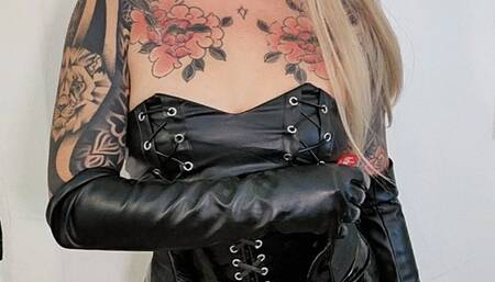 Smoking, teasing and seducing you with my smoke - Kinkerbell23