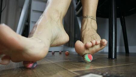 Foot play and crush mini balls AVI