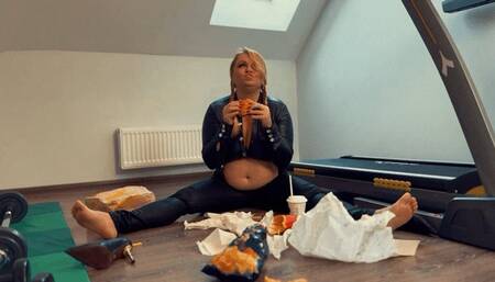 Sportswoman goes crazy over food WMV