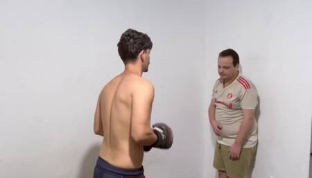 MASTER VS MATT BOXING AND FACE KICK