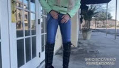 MILF Greta floods her jeans while waiting for her Uber ride at the shopping center - HD MP4