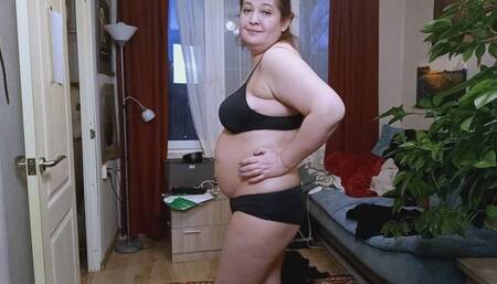 Happy Lola dancing naked