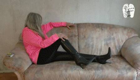 Couches meets Stilettos 12