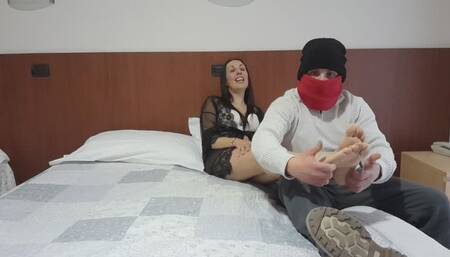 Solletico a Laura Belfiore
