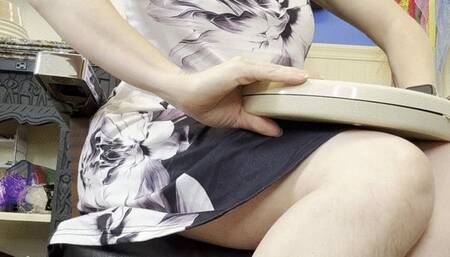 Shaving Legs Completely with vintage 1970s Lady Norelco Beauty Salon Shaver Clippers