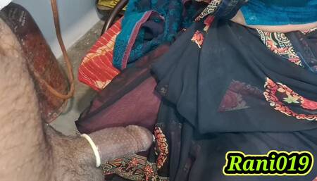 Padhos ki bhabhi ko ghar par bular chat pakode khila kar bhabhi ki jarurat chudayi