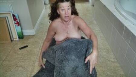 Stepmom No Makeup suck my stink and sweaty toes with a pee fountain